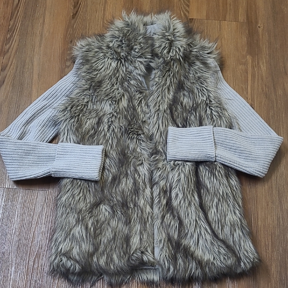 Express Faux Fur Vest‎ with Knit Sleeves - Gray/Taupe zise m used good condition